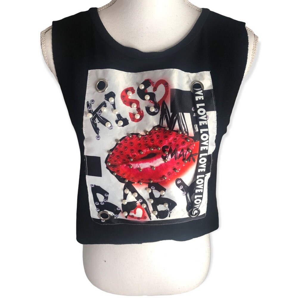 Teenbell Sleeveless Graphic Print Pearl Crop Top
